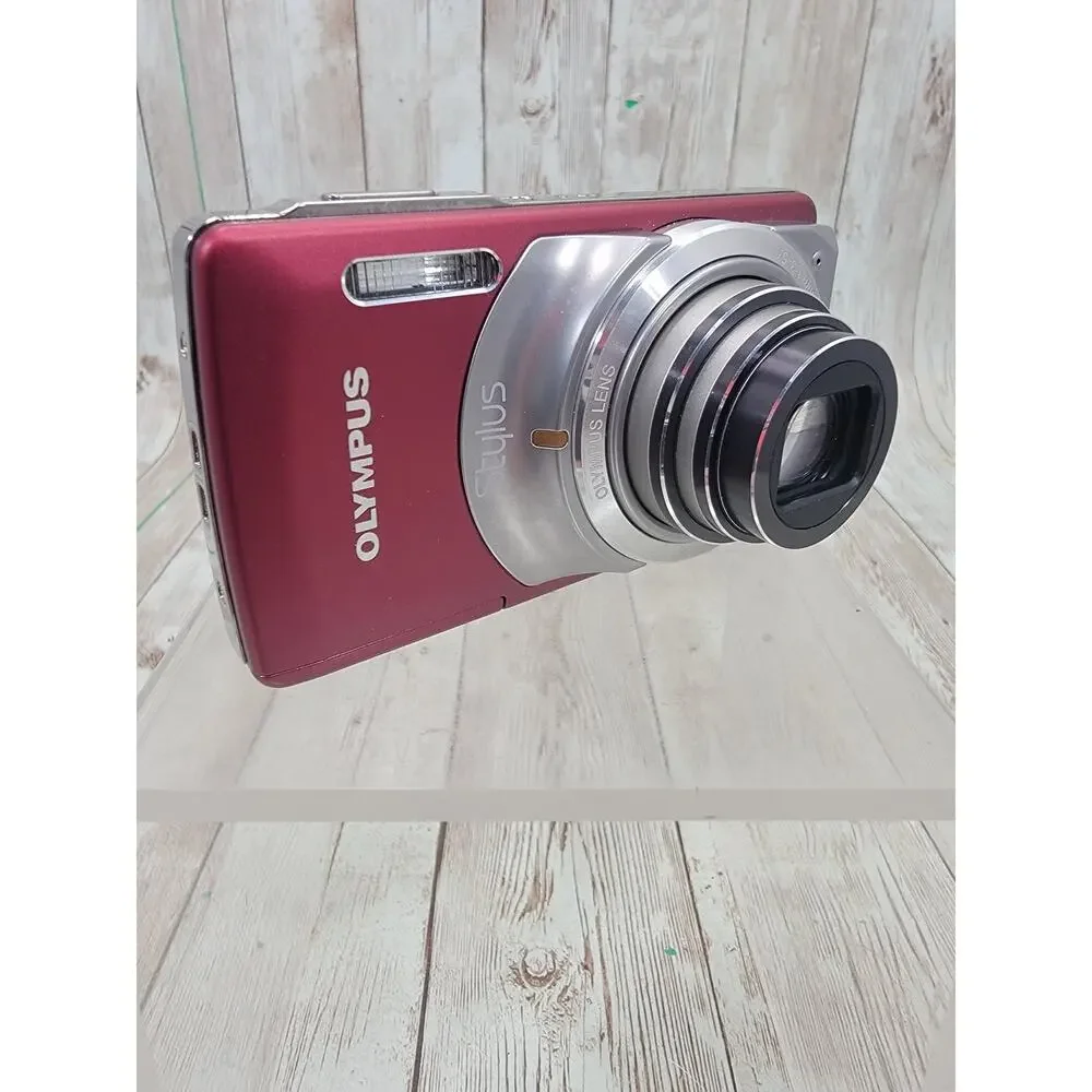 Olympus Stylus Red 7010 12MP Digital Camera 7x Optical Zoom W/Battery & Charger